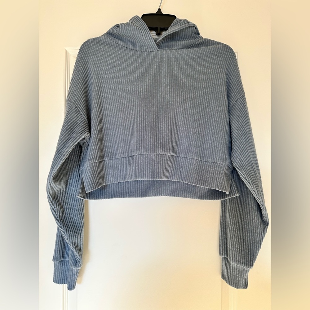 Alo Yoga Muse Hoodie in light blue extra small - Picture 2 of 4